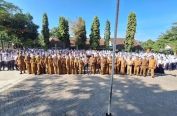 Dari Lapangan Upacara, Wakapolsek Puncu Ajak Siswa SMPN 1 Puncu Jauhi Petasan