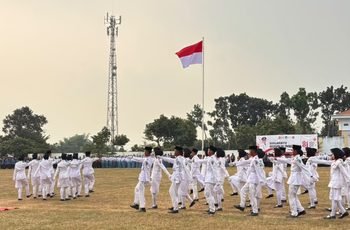 SMPN 1 Puncu Ikuti Upacara HUT ke-81 Kemerdekaan RI di Lapangan Desa Puncu